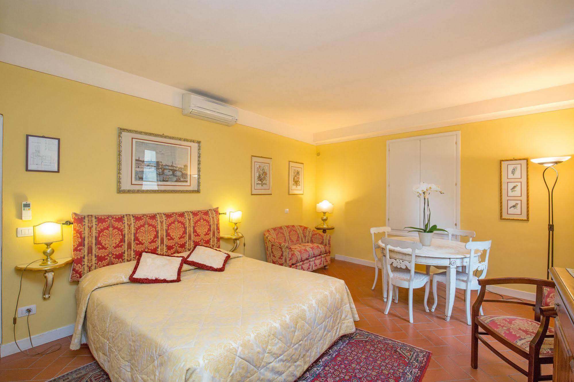La Casa Del Garbo - Luxury Rooms&suite 3*
