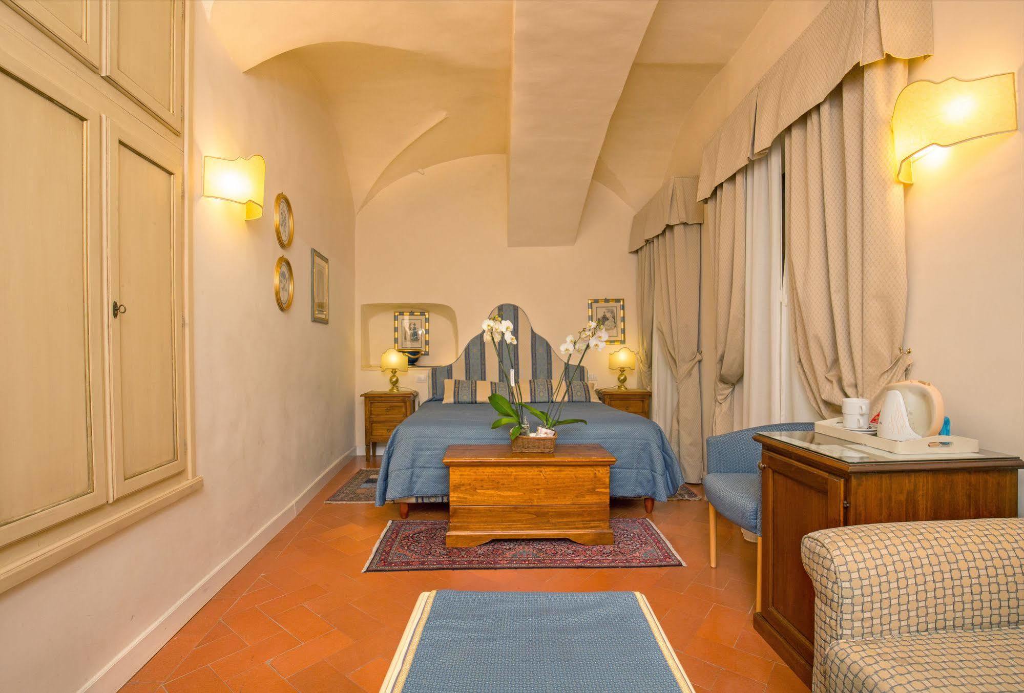 La Casa Del Garbo - Luxury Rooms&suite 3*